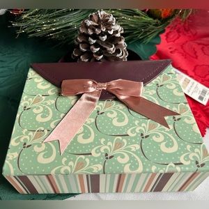 Unique purse style photo album.